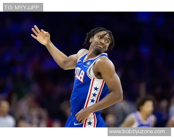 马克西半场表现出色10投6中砍下18分3篮板4助攻尽管有4次失误依然贡献良多